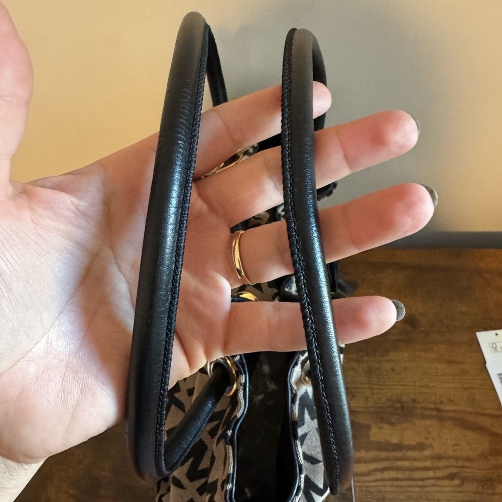 Michael Kors Black and Tan Logo Tote Bag Clean Inside - Picture 6 of 7